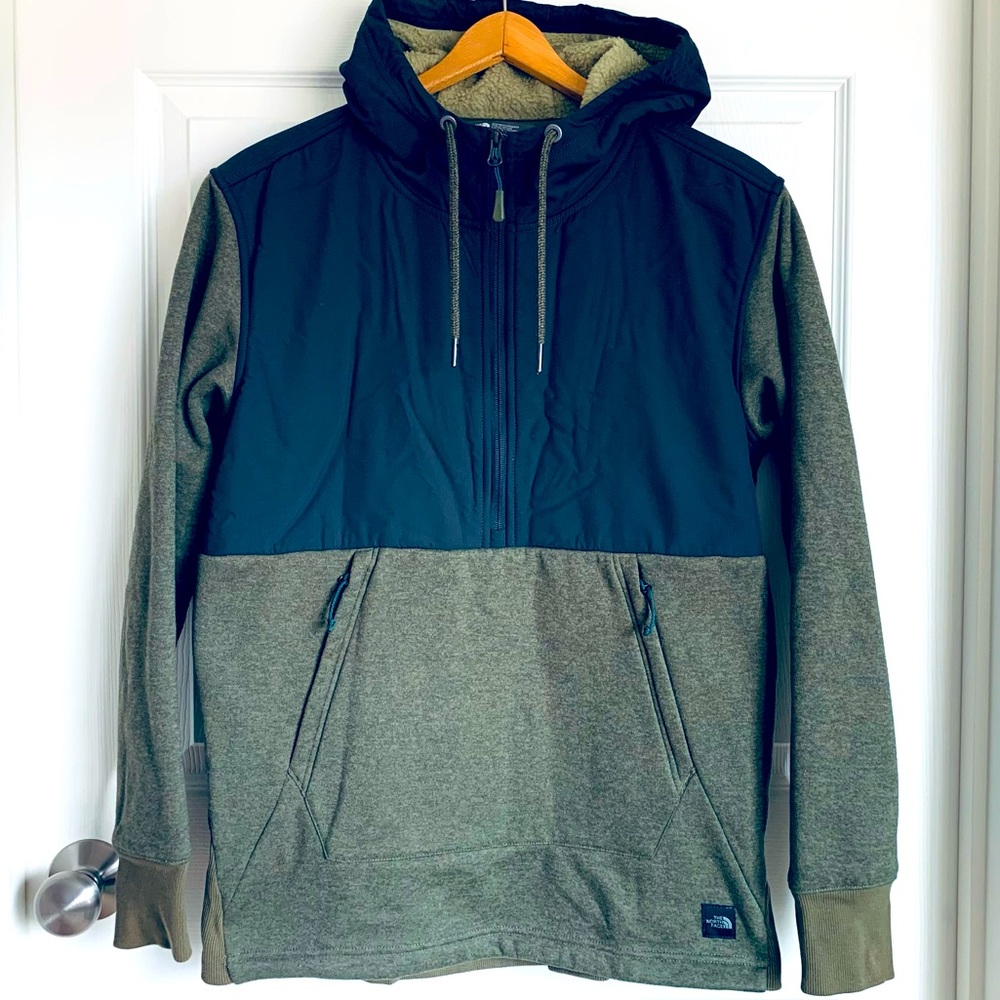 The North Face Tech Sherpa Hood 1/2 Zip Pullover